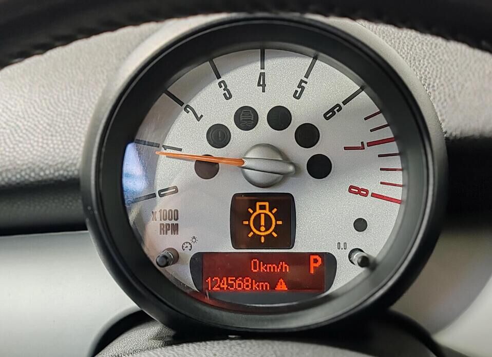 MINI Clubman, I Рестайлинг Cooper 1.6 AT (122 л.с.)