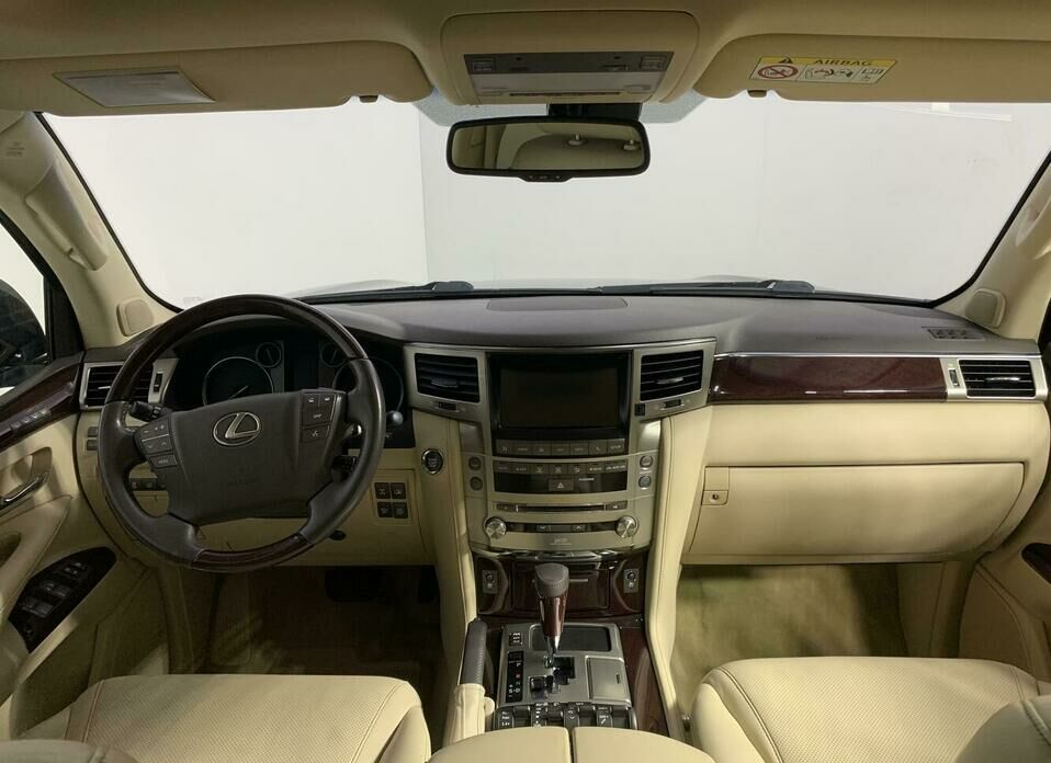 Lexus LX 570 5.7 AT (367 л.с.) 4WD