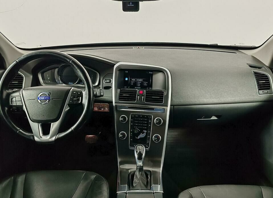Volvo XC60 2.4d AT (215 л.с.) 4WD