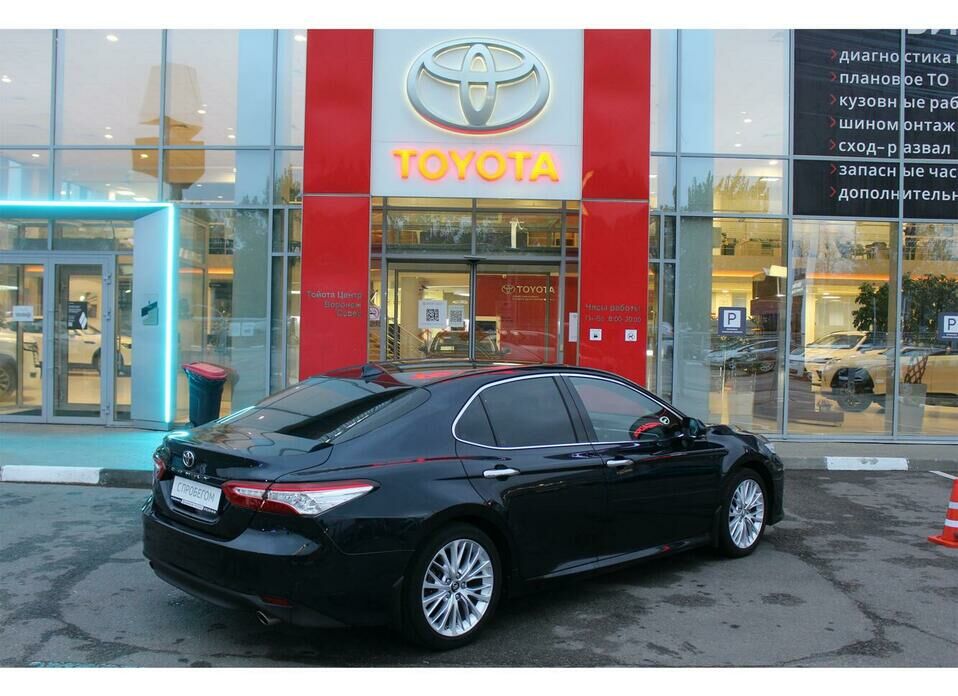 Toyota Camry 2.5 AT (181 л.с.)