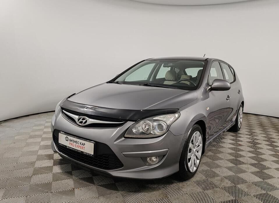 Hyundai i30, I Рестайлинг 1.6 MT (126 л.с.)