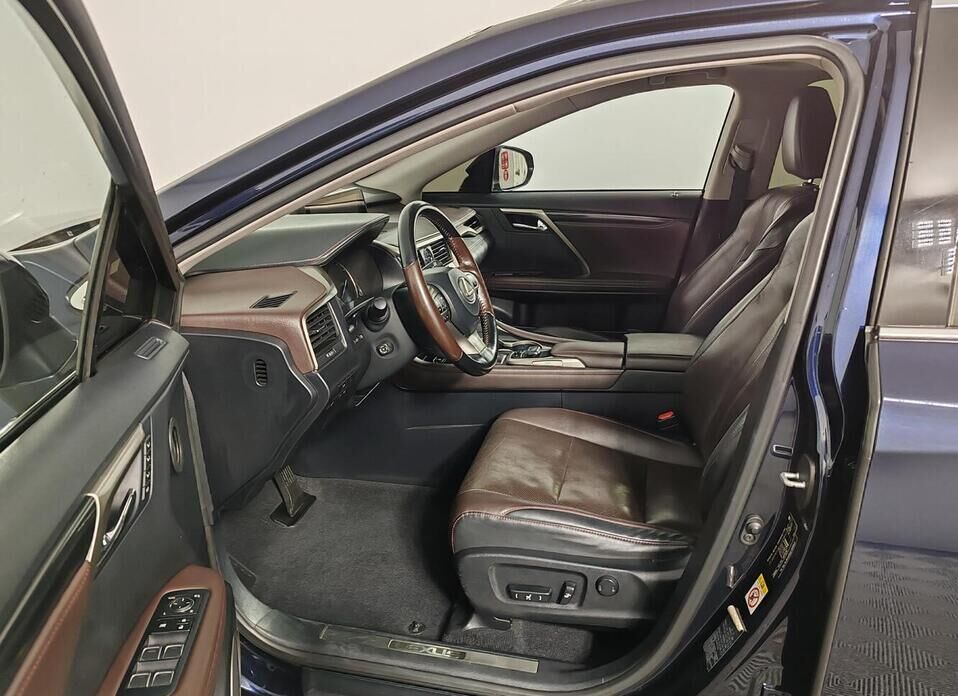 Lexus RX, IV 200t 2.0 AT (238 л.с.) 4WD