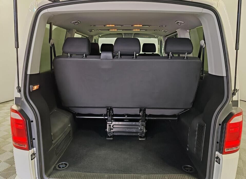 Volkswagen Caravelle 2.0d MT (102 л.с.)