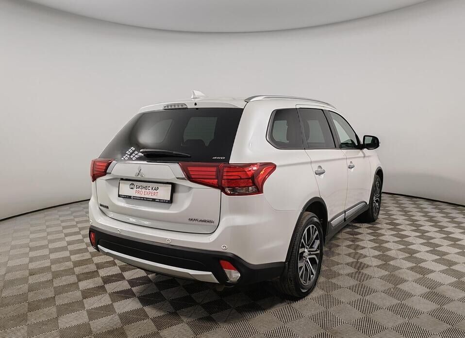Mitsubishi Outlander, III Рестайлинг 2 2.4 CVT (167 л.с.) 4WD