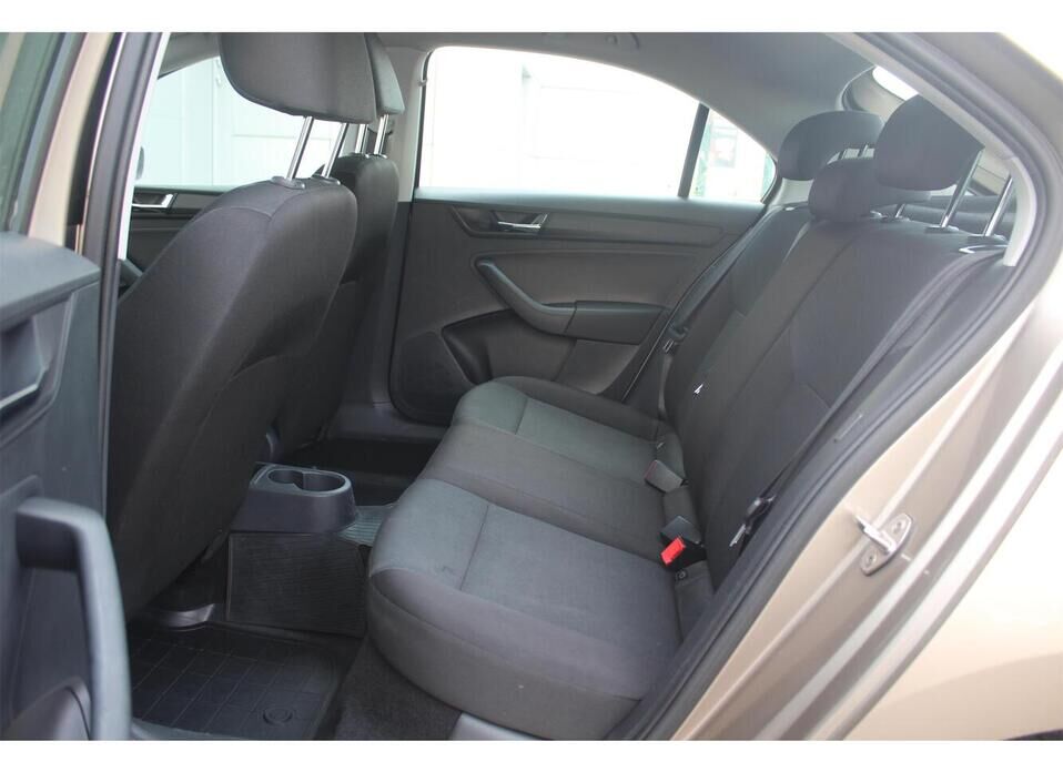Skoda Rapid 1.6 AT (110 л.с.)