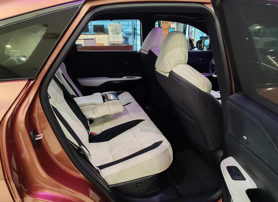 Lexus RX, V 500h 2.4hyb AT (371 л.с.) 4WD