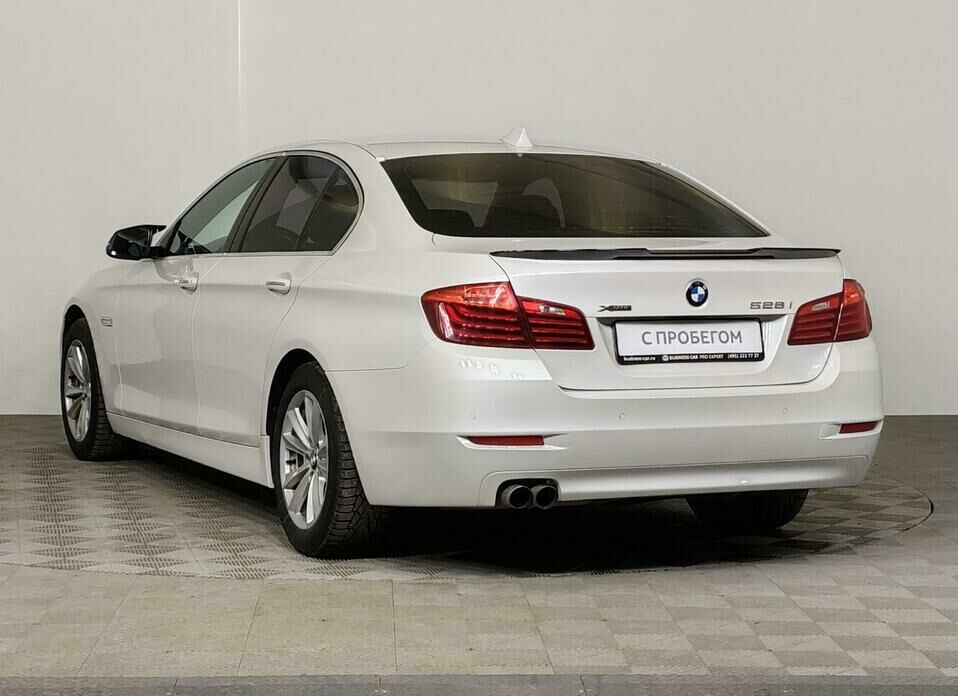 BMW 5 серии 528i xDrive 2.0 AT (245 л.с.) 4WD