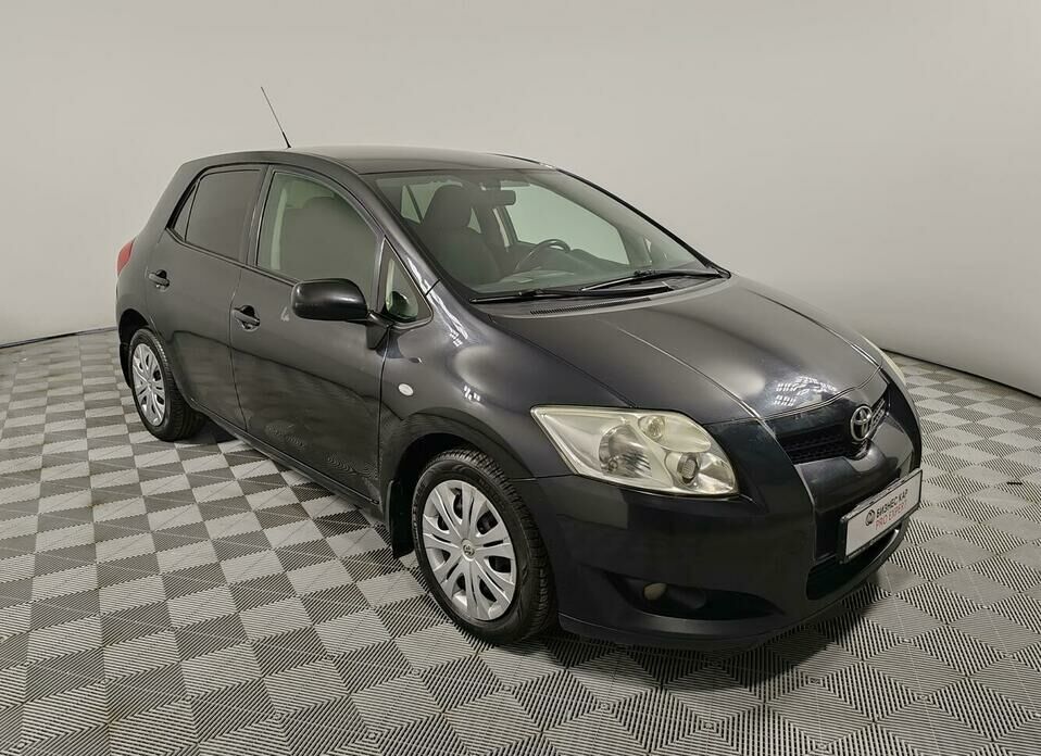 Toyota Auris 1.6 MT (124 л.с.)