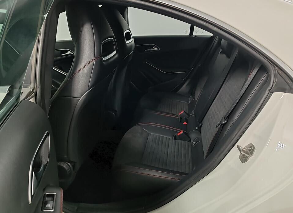 Mercedes-Benz CLA, I (C117, X117) 200 1.6 AMT (150 л.с.)