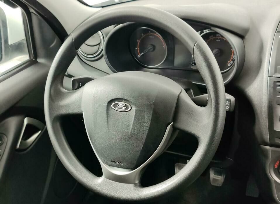 LADA (ВАЗ) Granta 1.6 MT (90 л.с.)