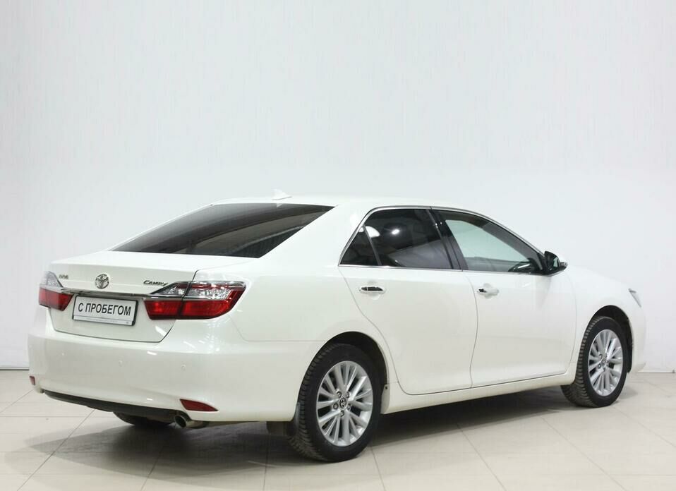 Toyota Camry 2.5 AT (181 л.с.)