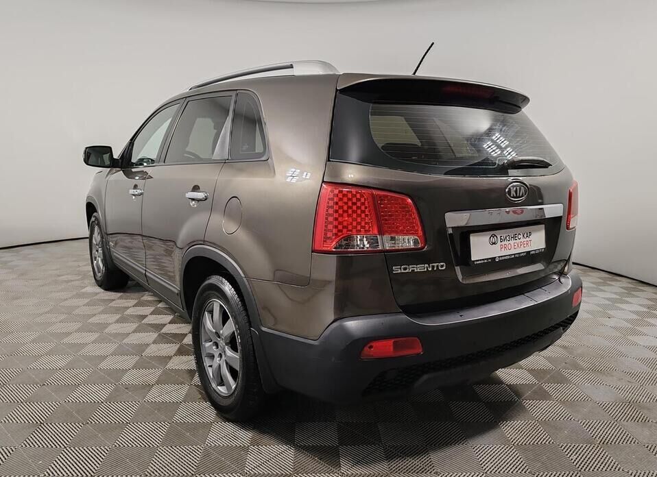 Kia Sorento, II 2.4 AT (175 л.с.) 4WD