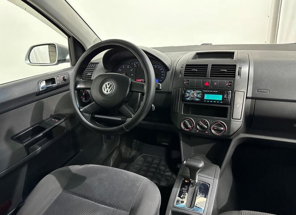 Volkswagen Polo, IV Рестайлинг 1.4 AT (75 л.с.)