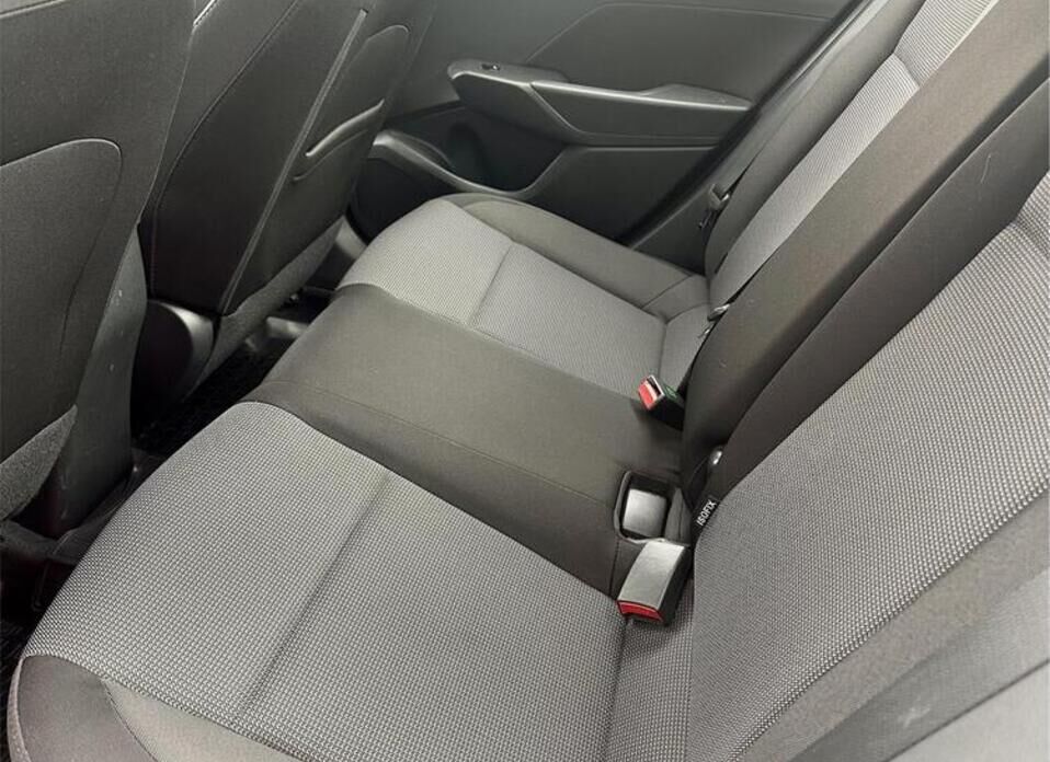 Hyundai Solaris, II 1.6 AT (123 л.с.)