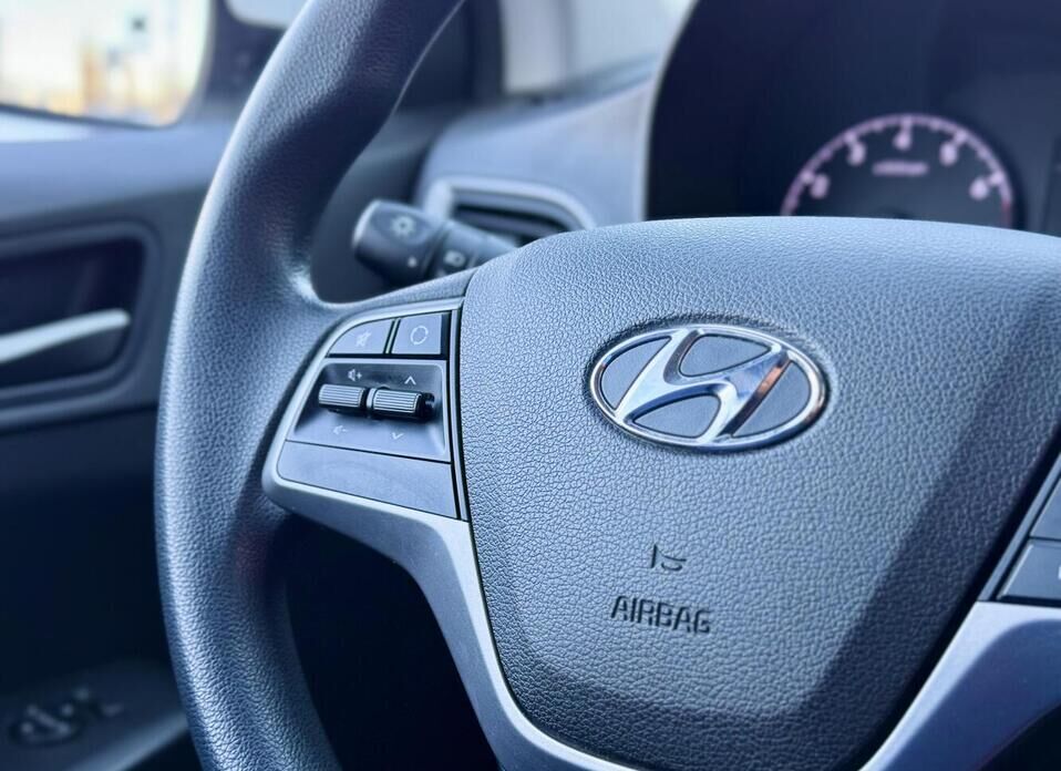 Hyundai Solaris, II 1.6 AT (123 л.с.)