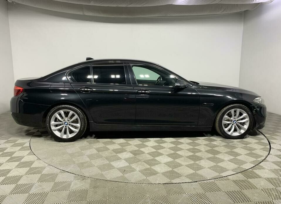 BMW 5 серии 520i 2.0 AT (184 л.с.)