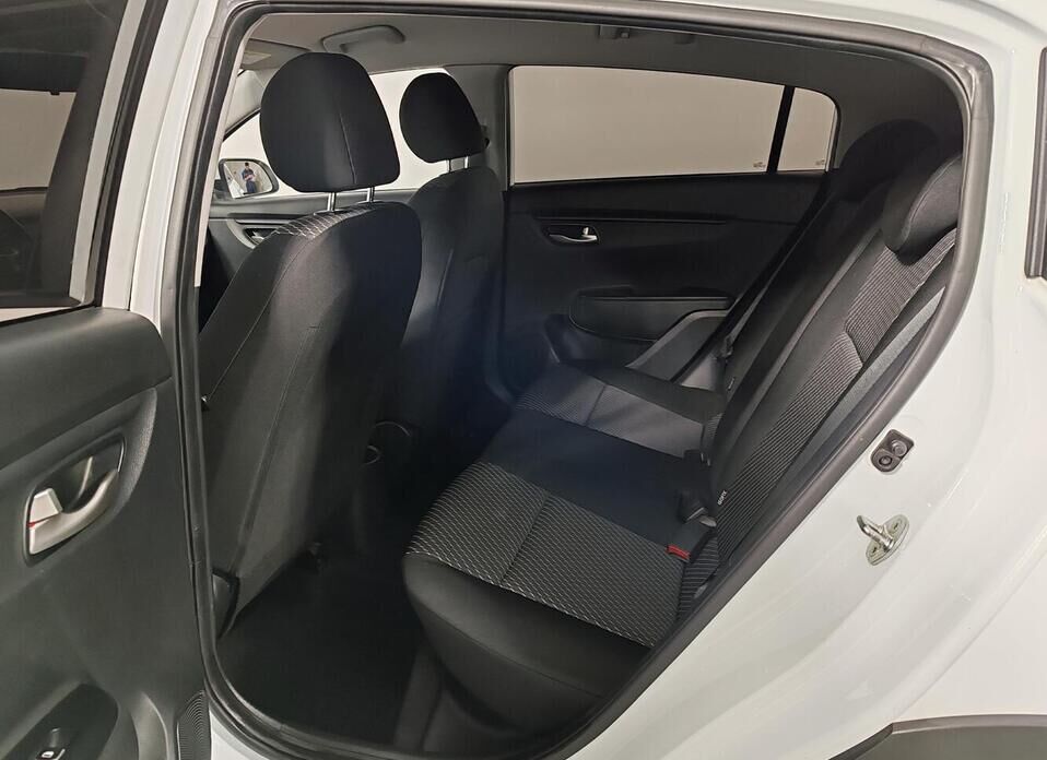 Kia Rio, IV X-Line 1.4 AT (100 л.с.)