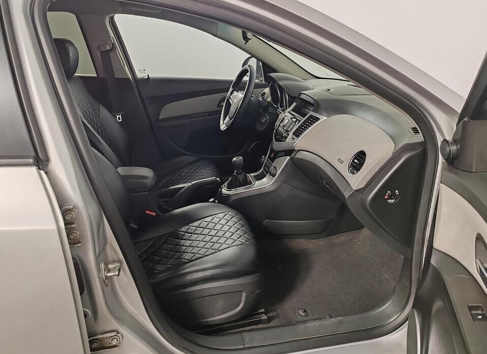 Chevrolet Cruze, I 1.6 MT (109 л.с.)