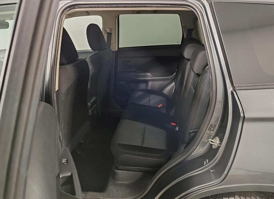 Mitsubishi Outlander, III Рестайлинг 3 2.0 CVT (146 л.с.)
