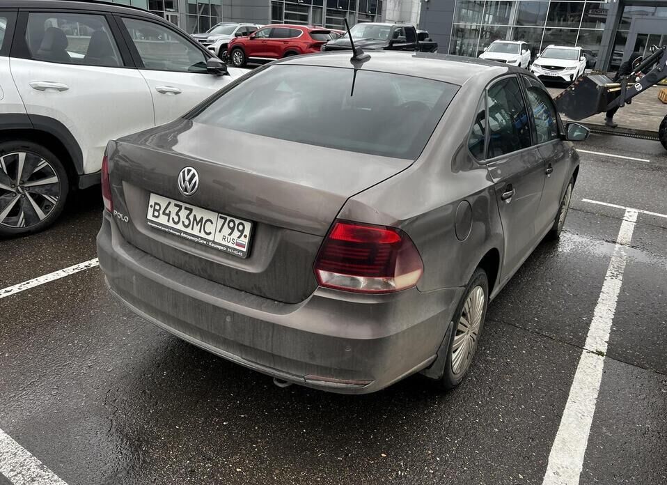 Volkswagen Polo 1.6 AT (110 л.с.)