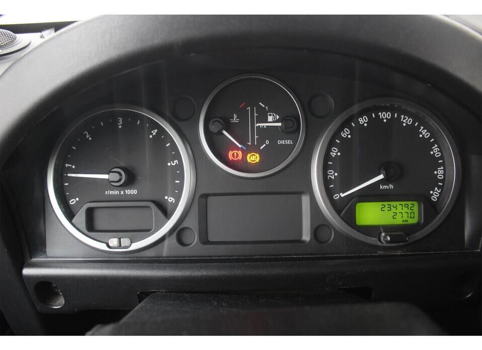 Land Rover Defender, I Рестайлинг 90 2.4d MT (122 л.с.) 4WD