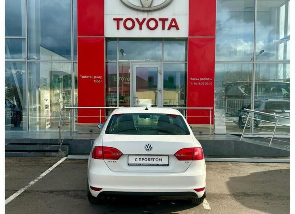 Volkswagen Jetta, VI 1.4 MT (122 л.с.)