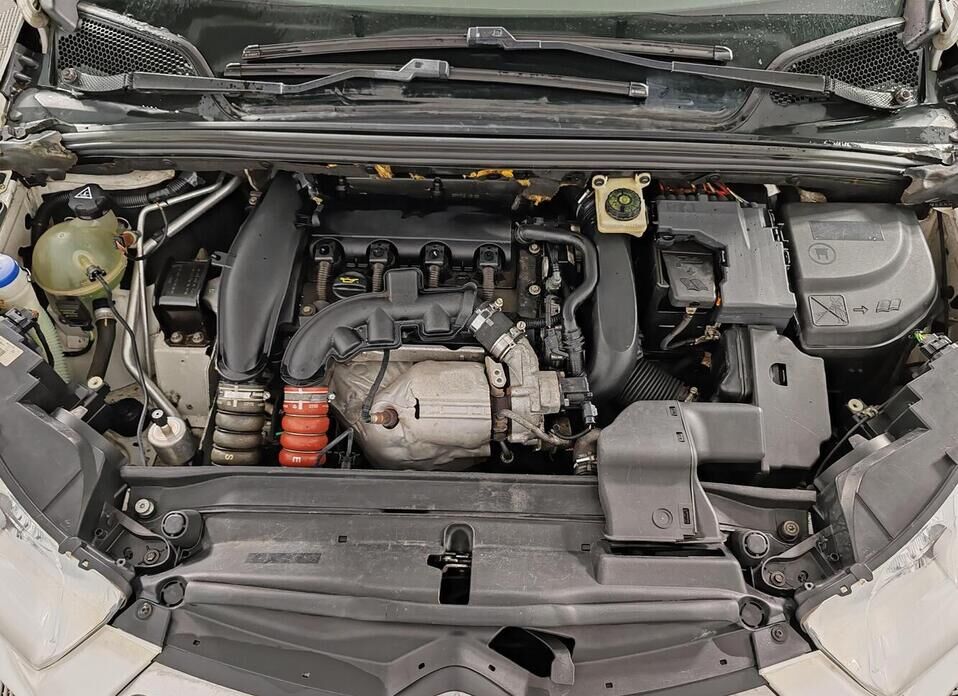 Citroen DS4 1.6 AT (150 л.с.)