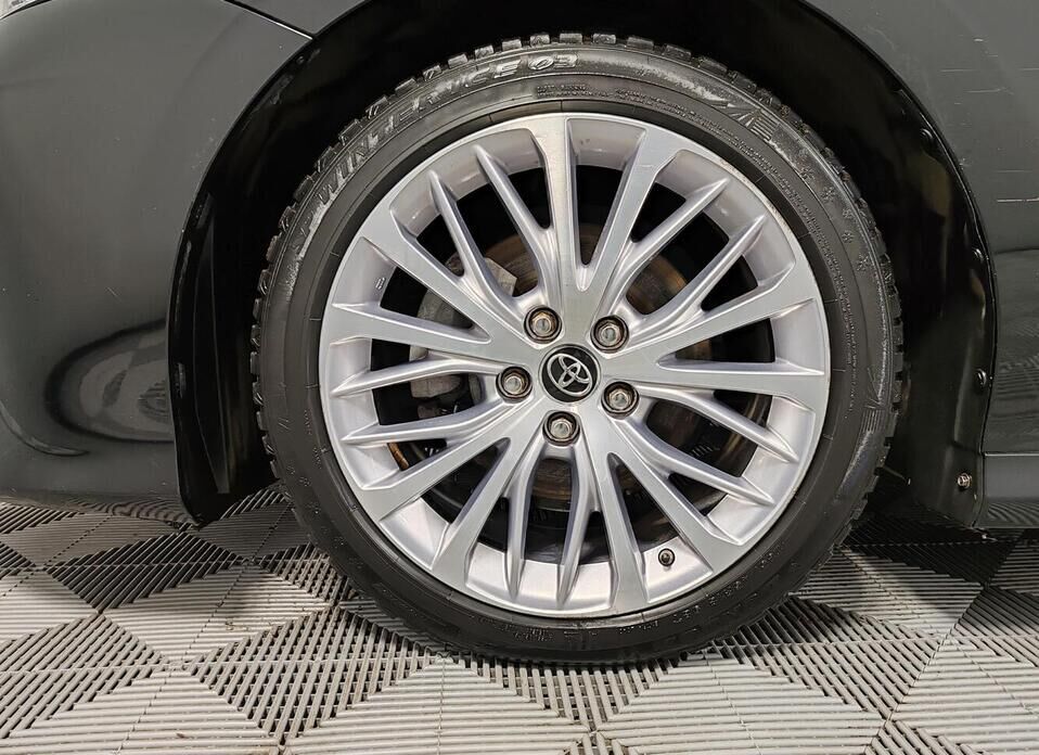 Toyota Camry, VIII (XV70) 2.5 AT (181 л.с.)