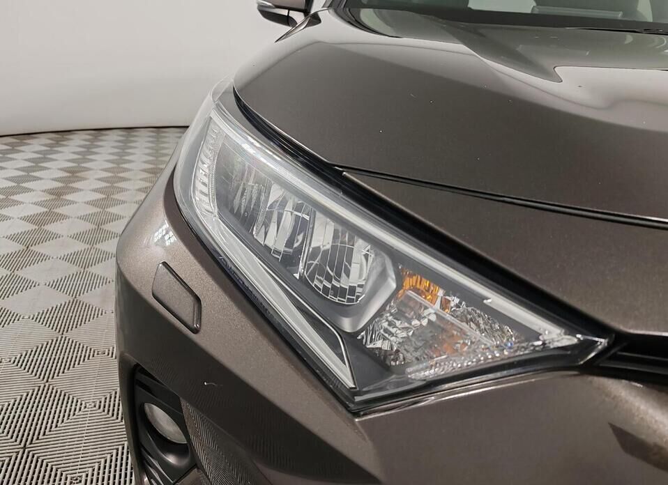 Toyota RAV4 2.5 AT (199 л.с.) 4WD