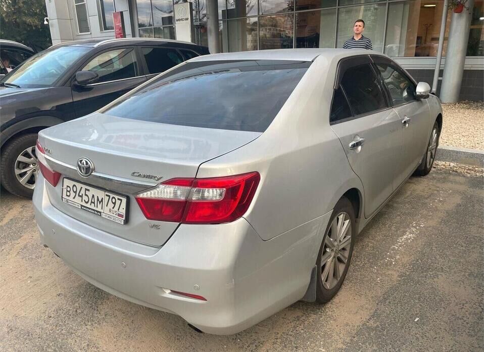 Toyota Camry 3.5 AT (249 л.с.)