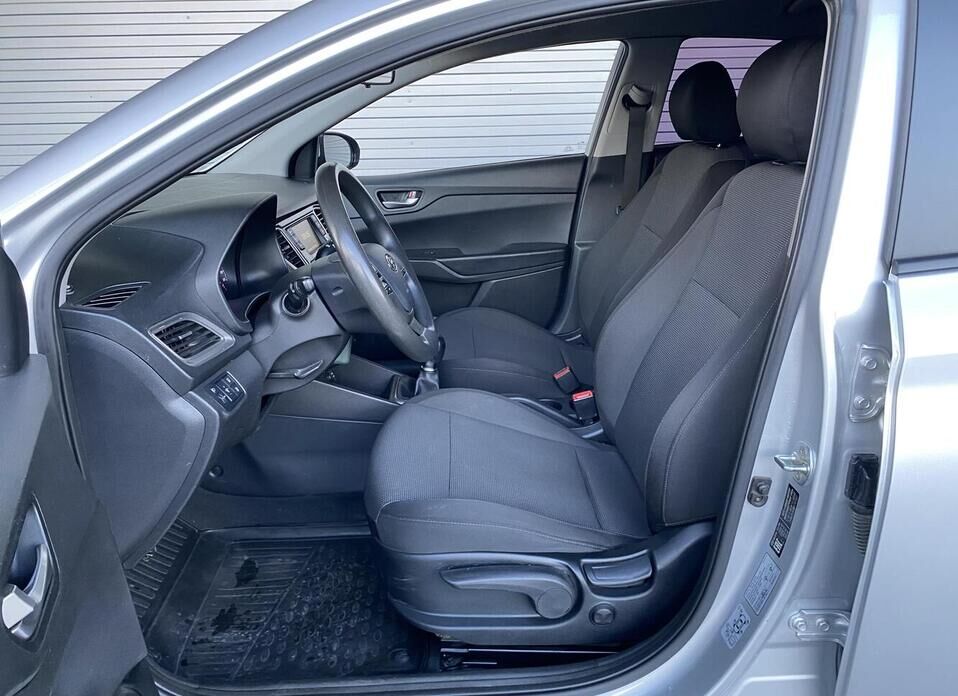 Hyundai Solaris, II Рестайлинг 1.6 MT (123 л.с.)