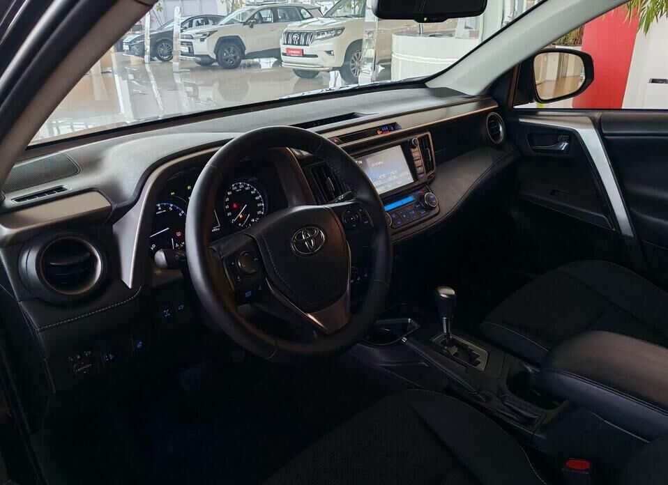 Toyota RAV4, IV (XA40) Рестайлинг 2.0 CVT (146 л.с.) 4WD