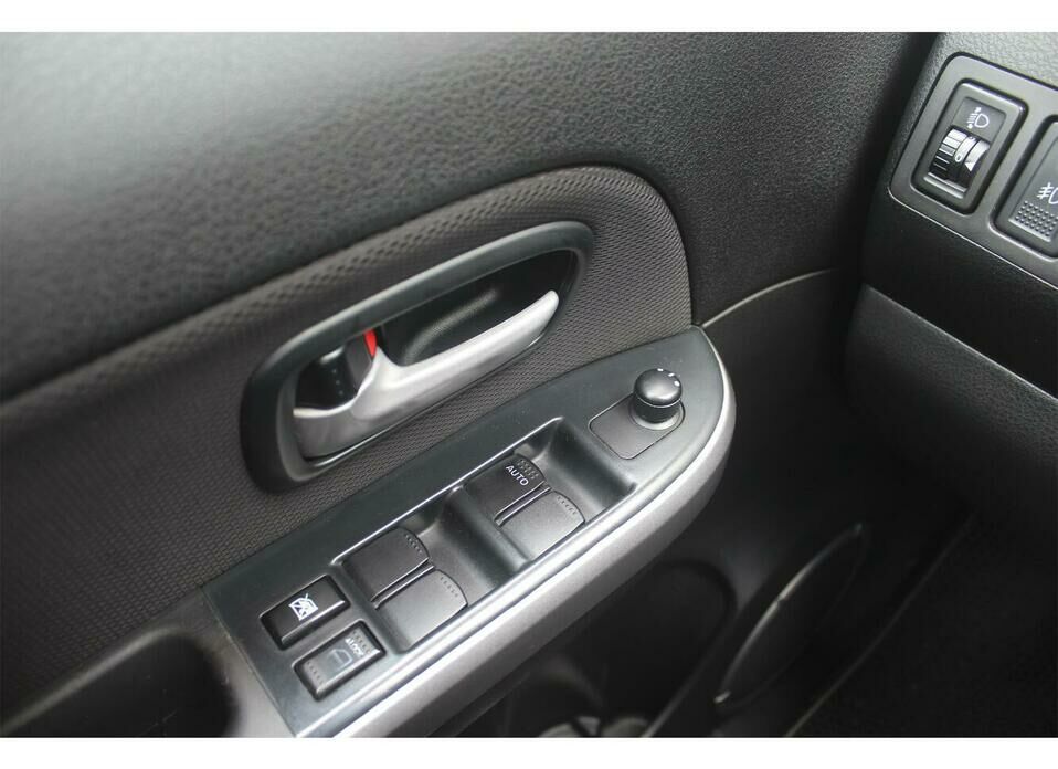 Suzuki Grand Vitara 2.4 AT (169 л.с.) 4WD