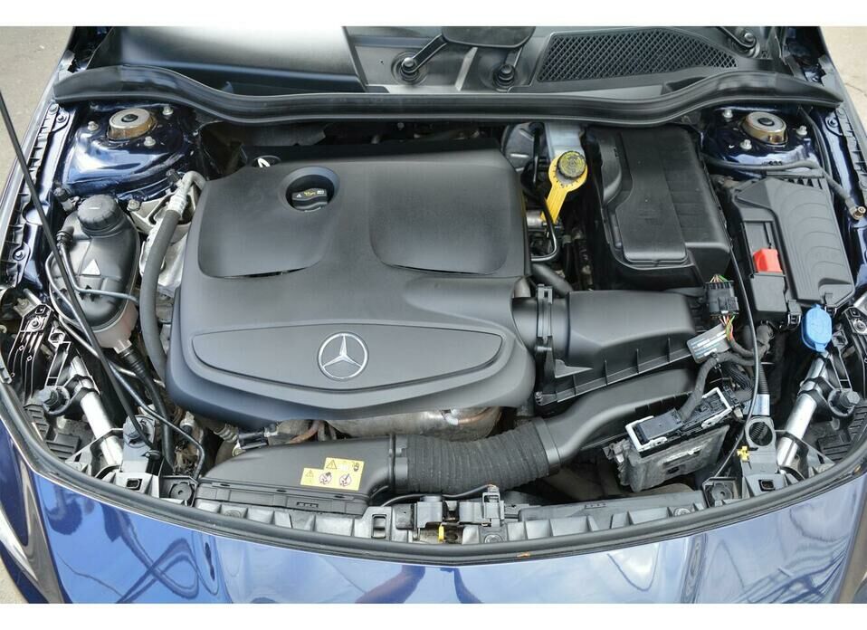 Mercedes-Benz CLA 200 1.6 AMT (150 л.с.)