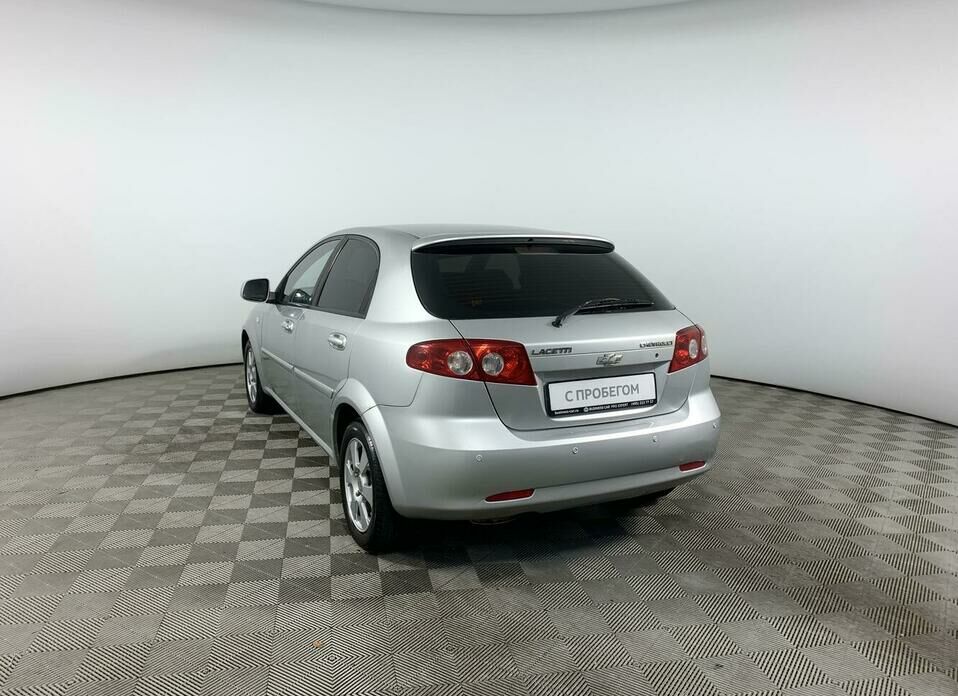 Chevrolet Lacetti 1.6 AT (109 л.с.)