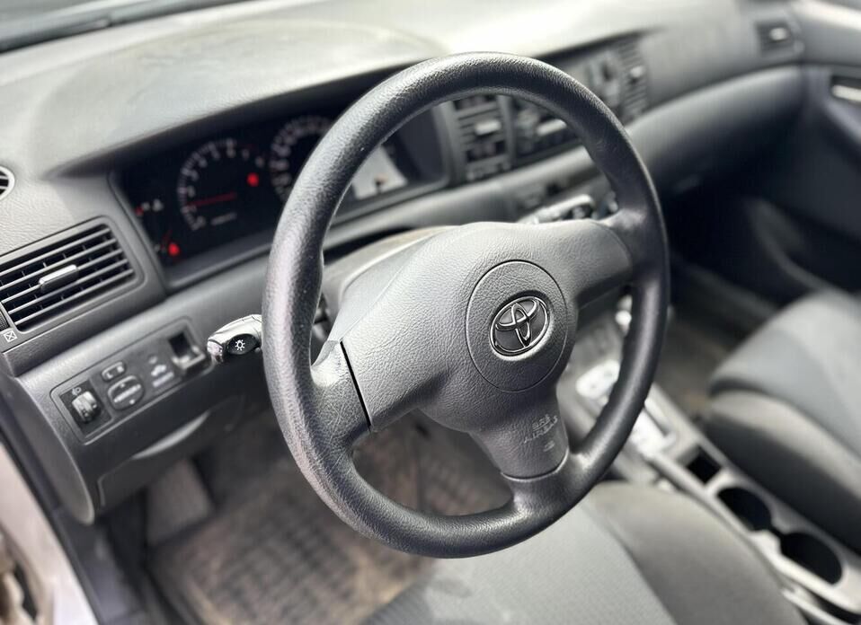Toyota Corolla 1.6 AT (110 л.с.)