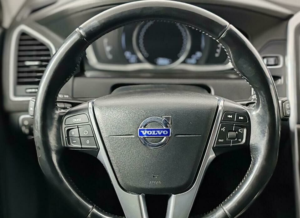 Volvo XC60 2.4d AT (215 л.с.) 4WD