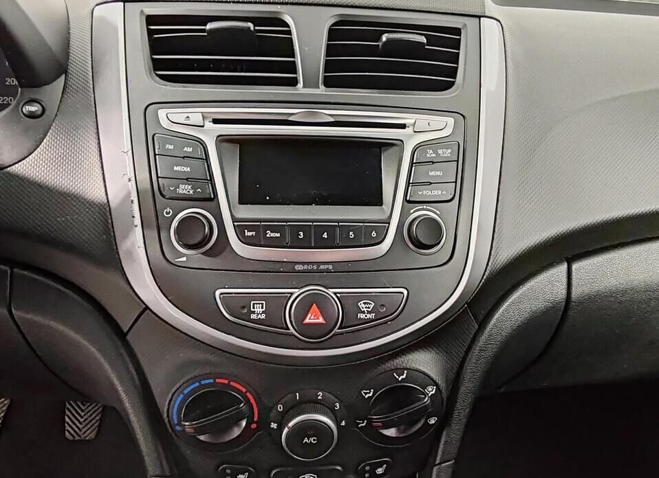 Hyundai Solaris 1.4 MT (107 л.с.)
