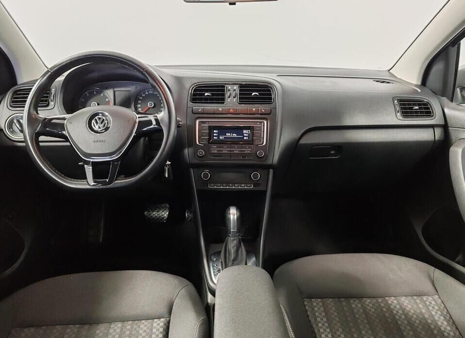 Volkswagen Polo, V Рестайлинг 1.6 AT (110 л.с.)