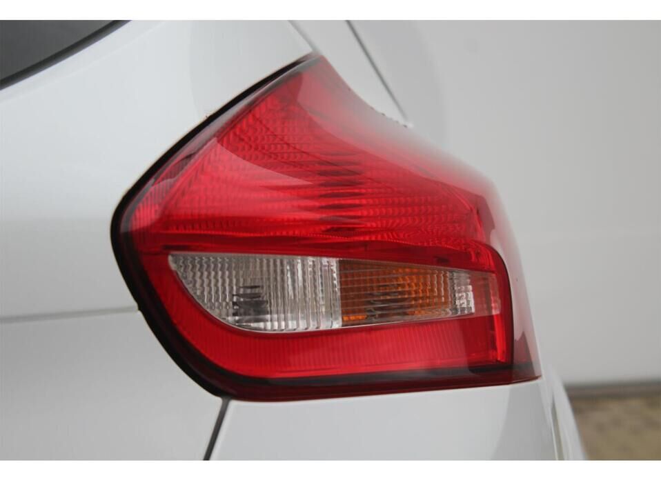 Ford Focus ST, III Рестайлинг 2.0 MT (250 л.с.)