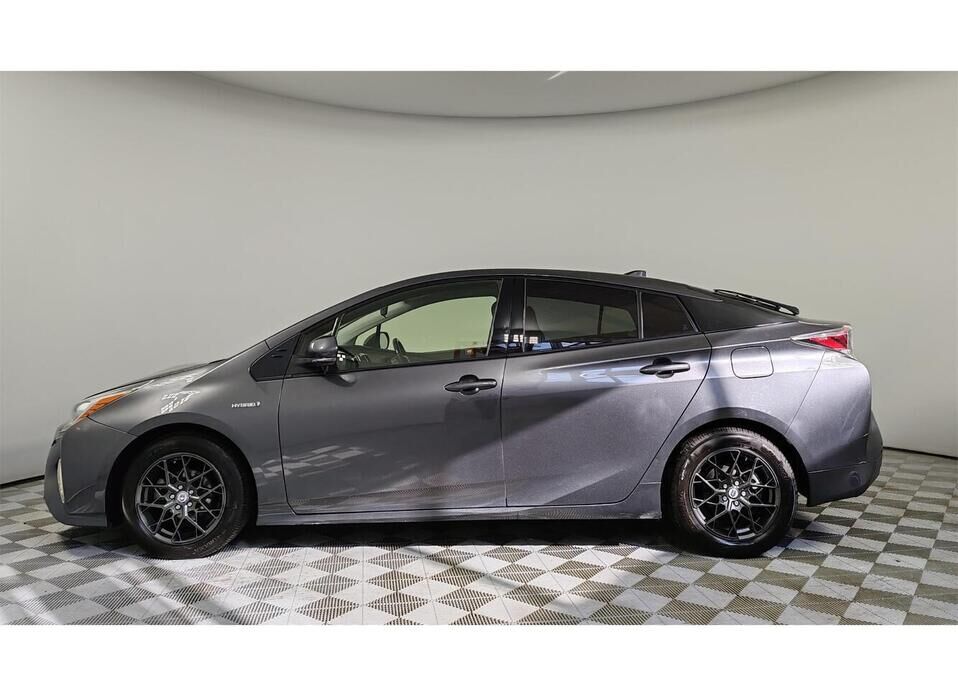 Toyota Prius 1.8hyb AT (98 л.с.)
