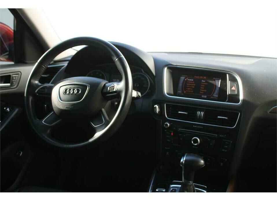 Audi Q5 2.0 AT (225 л.с.) 4WD