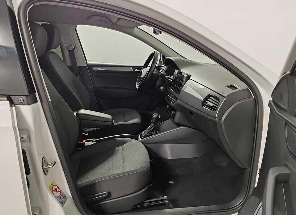 Volkswagen Polo, VI 1.4 AMT (125 л.с.)