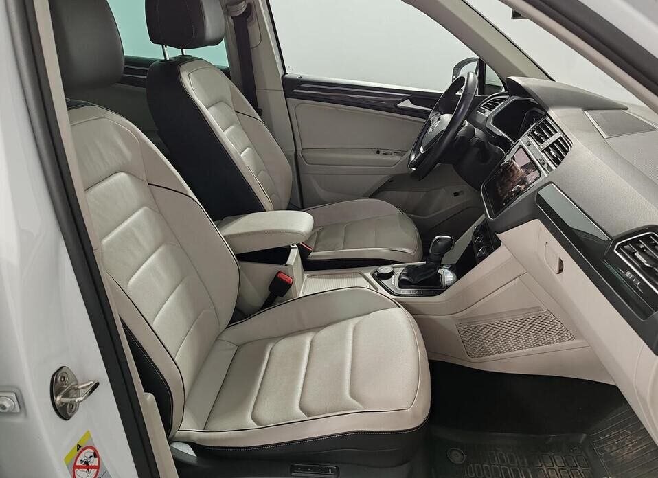 Volkswagen Tiguan, II 2.0 AMT (180 л.с.) 4WD