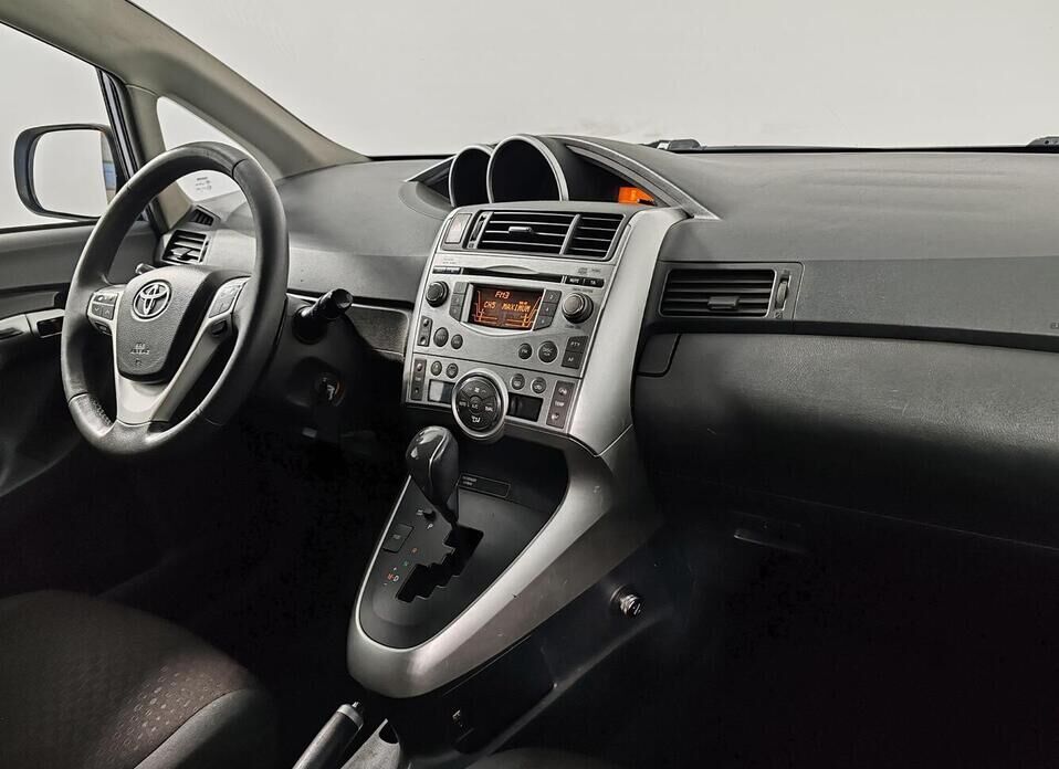 Toyota Verso, I 1.8 CVT (147 л.с.)