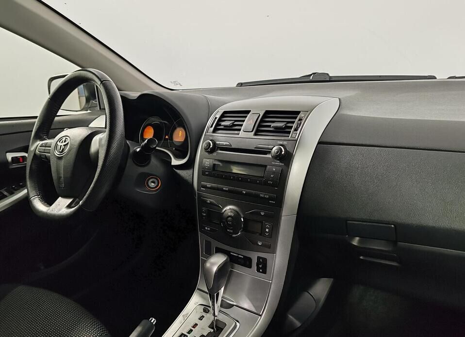 Toyota Corolla, X (E140, E150) Рестайлинг 1.6 AT (124 л.с.)