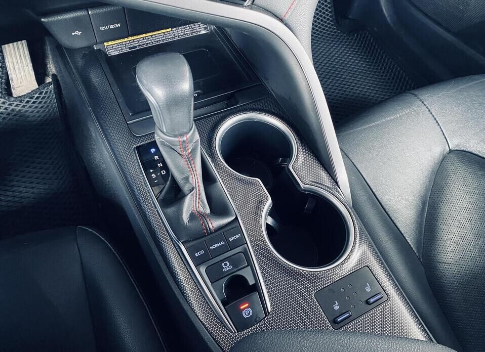 Toyota Camry, VIII (XV70) Рестайлинг 3.5 AT (249 л.с.)