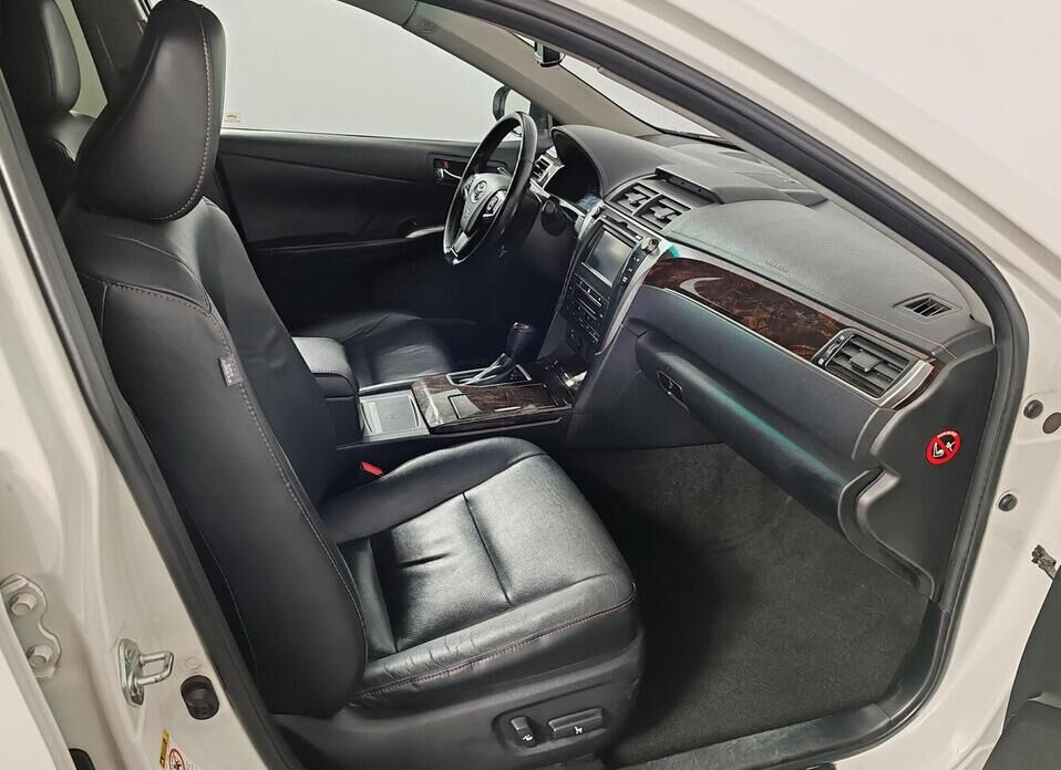 Toyota Camry, VII (XV50) Рестайлинг 2.5 AT (181 л.с.)