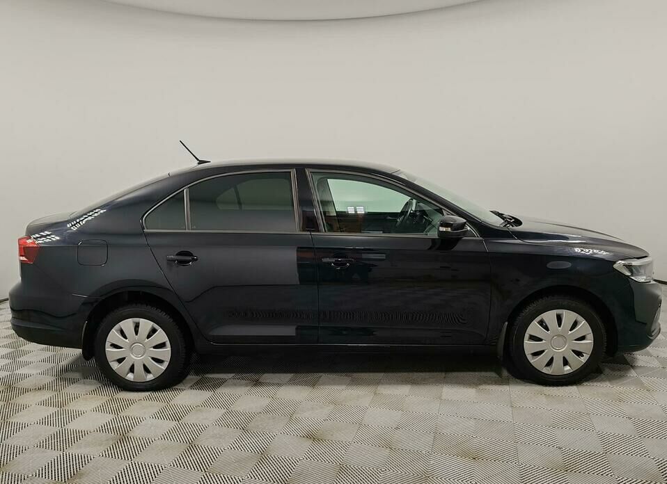 Volkswagen Polo 1.6 AT (110 л.с.)