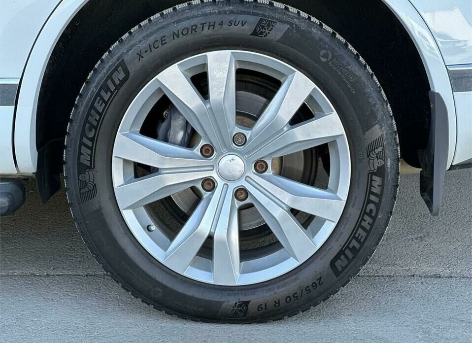 Volkswagen Touareg 3.0d AT (245 л.с.) 4WD